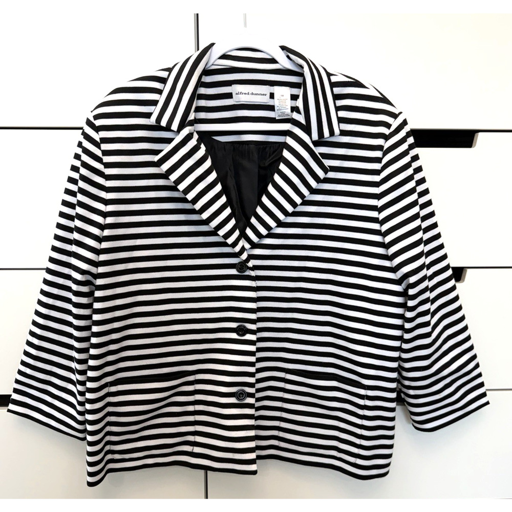 Alfred Dunner - Black & White Striped Button-Up Jacket - Women's Sz. 18 - Nice!